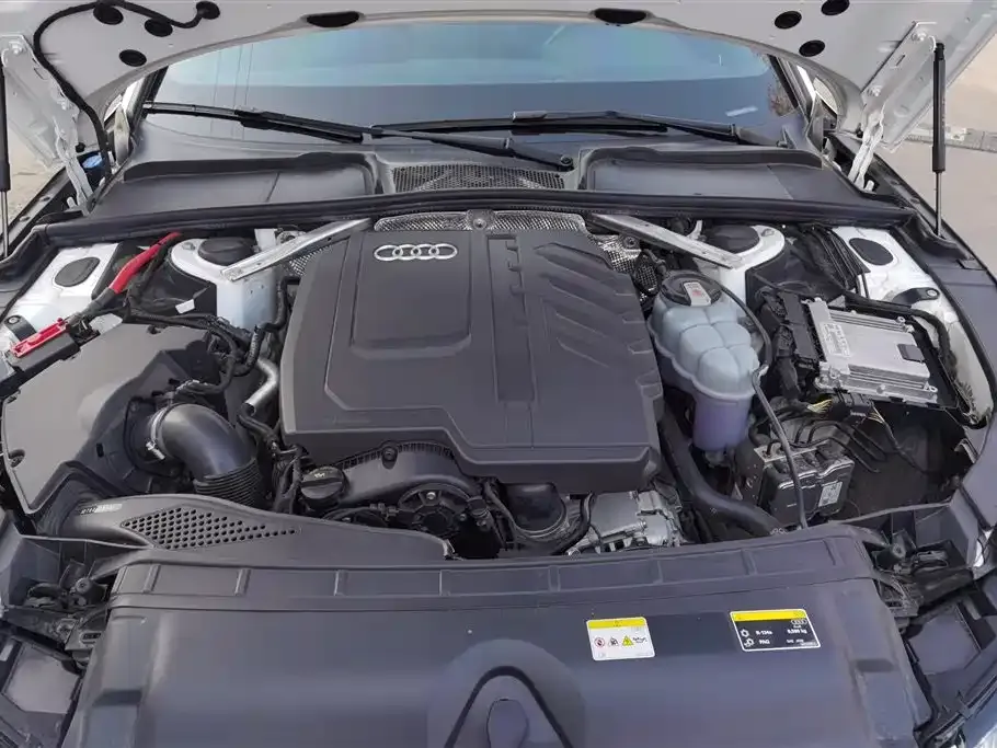 Audi A4L 2024 из CN, фото 8