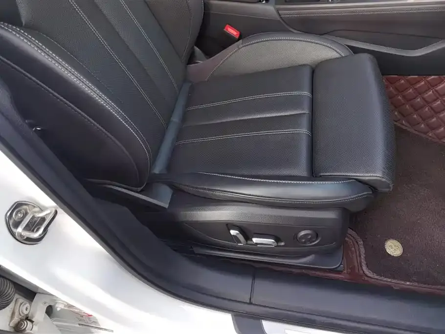 Audi A4L 2024 из CN, фото 6