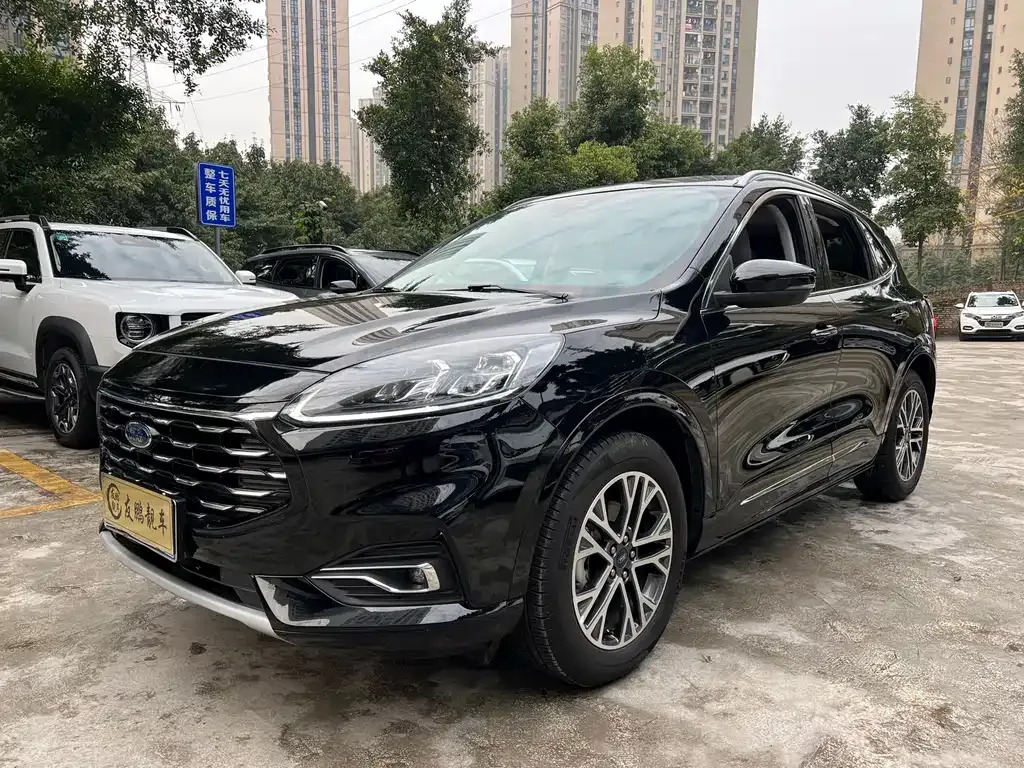 Ford Escape 2023 из CN, фото 1