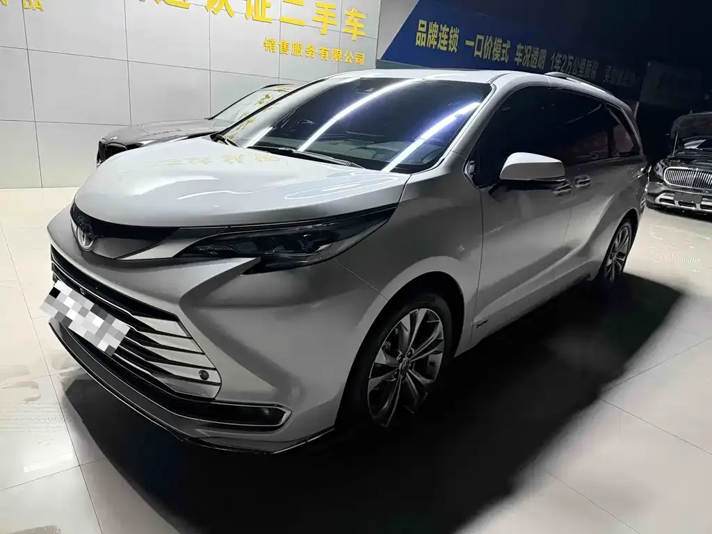 Toyota Sienna 2024 из CN, фото 4