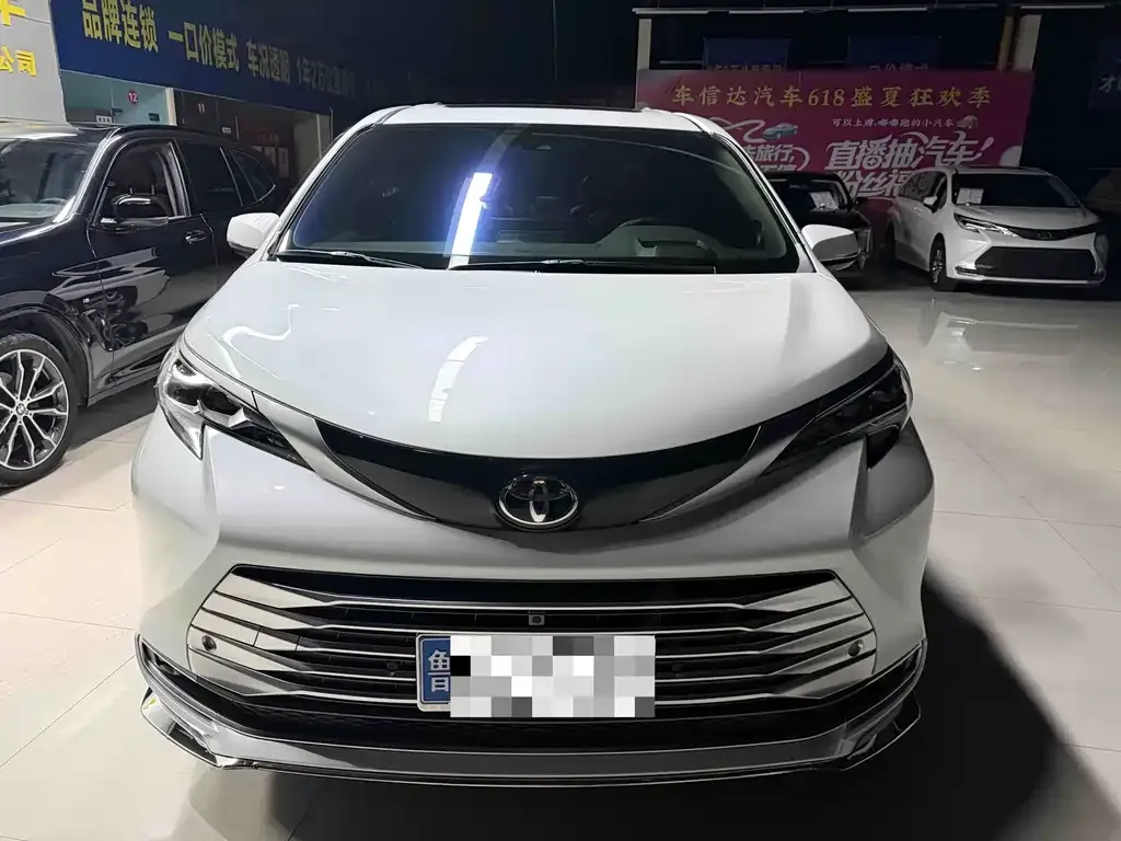 Toyota Sienna 2024 из CN, фото 10