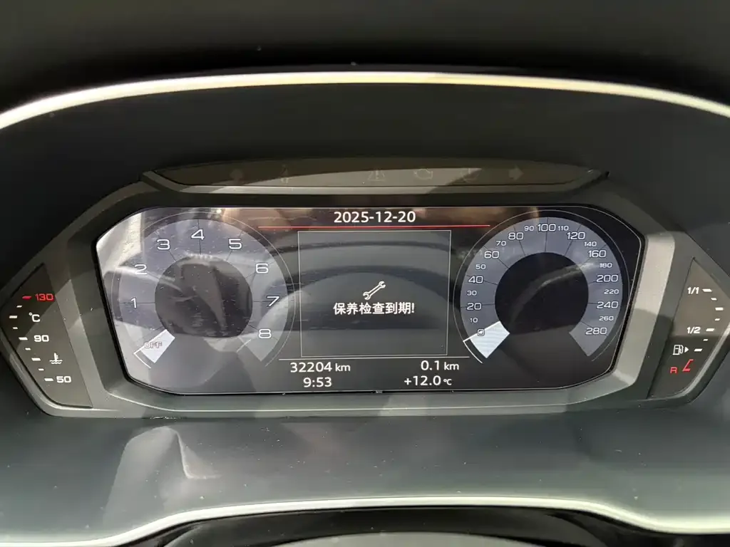 Audi Q3 2021 из CN, фото 2
