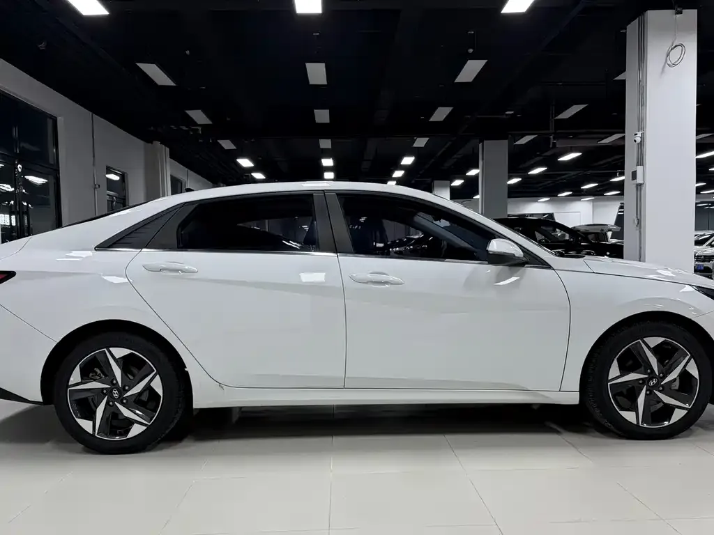 Hyundai Elantra 2021 из CN, фото 2
