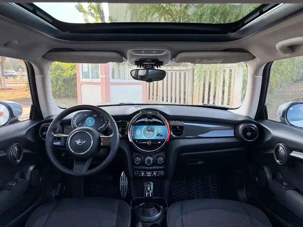 MINI Cooper (3-door) 2023 из CN, фото 4
