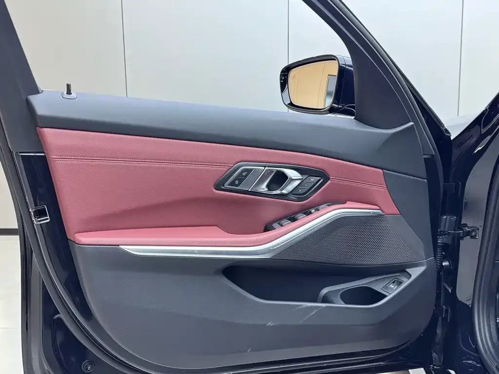 BMW 3 Series 2025 из CN, фото 7