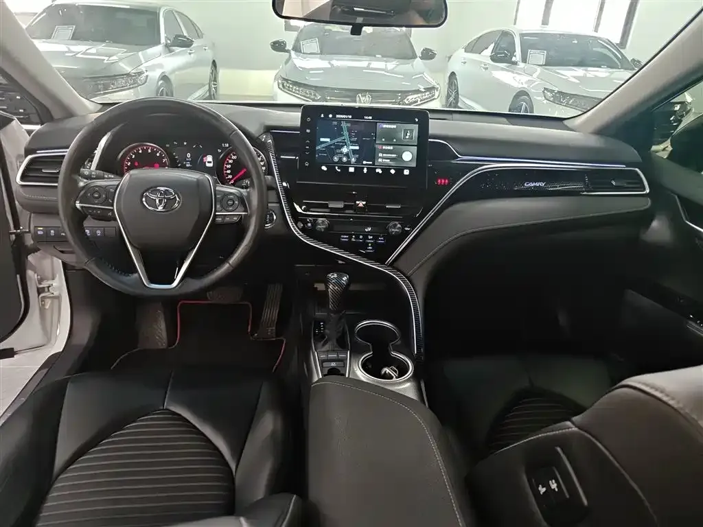 Toyota Camry 2023 из CN, фото 4