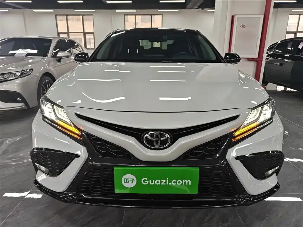Toyota Camry 2023 из CN, фото 5