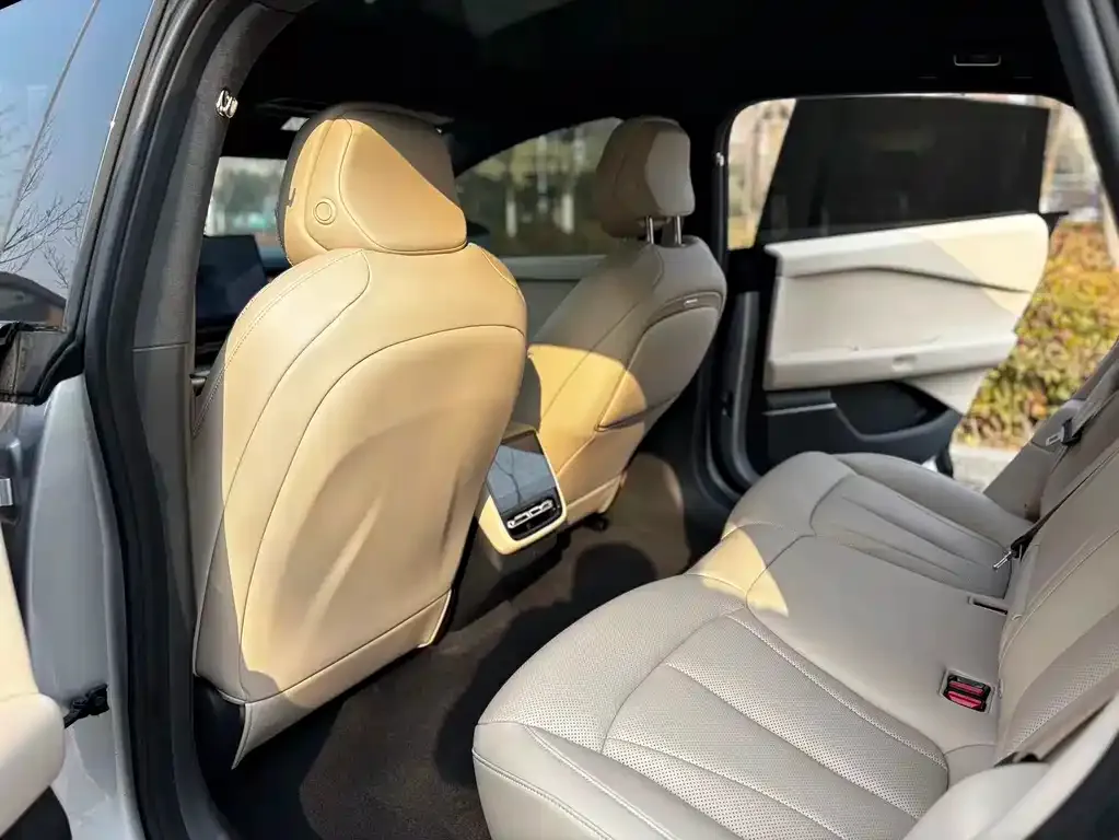 XPeng P7+ 2025 из CN, фото 6