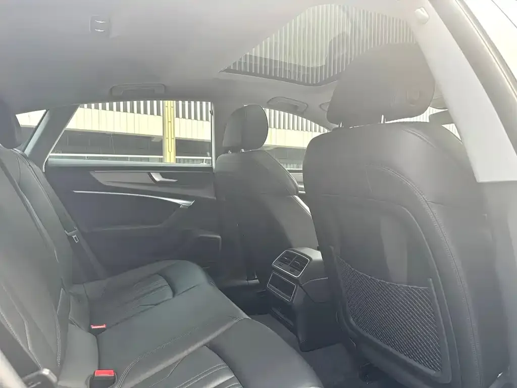 Audi A7 2021 из CN, фото 2
