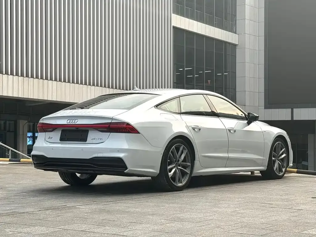 Audi A7 2021 из CN, фото 4