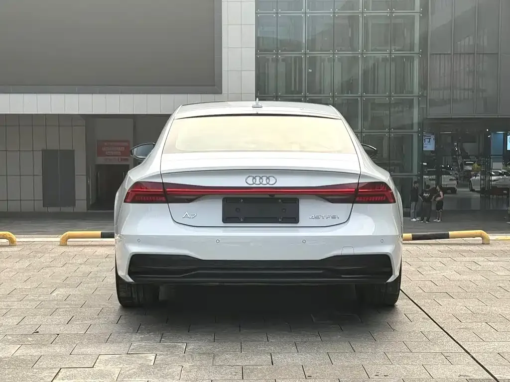 Audi A7 2021 из CN, фото 8