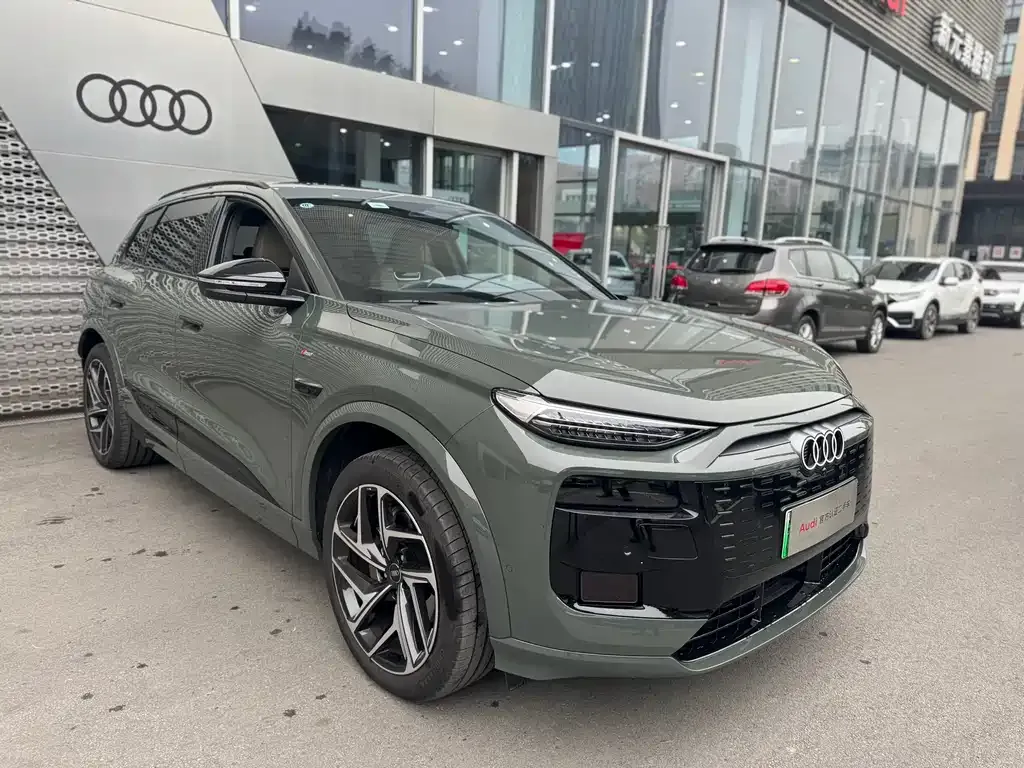 Audi Q6L e-tron — фото 2