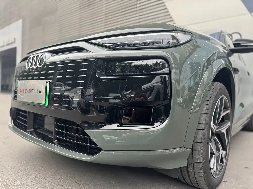Audi Q6L e-tron — фото 3