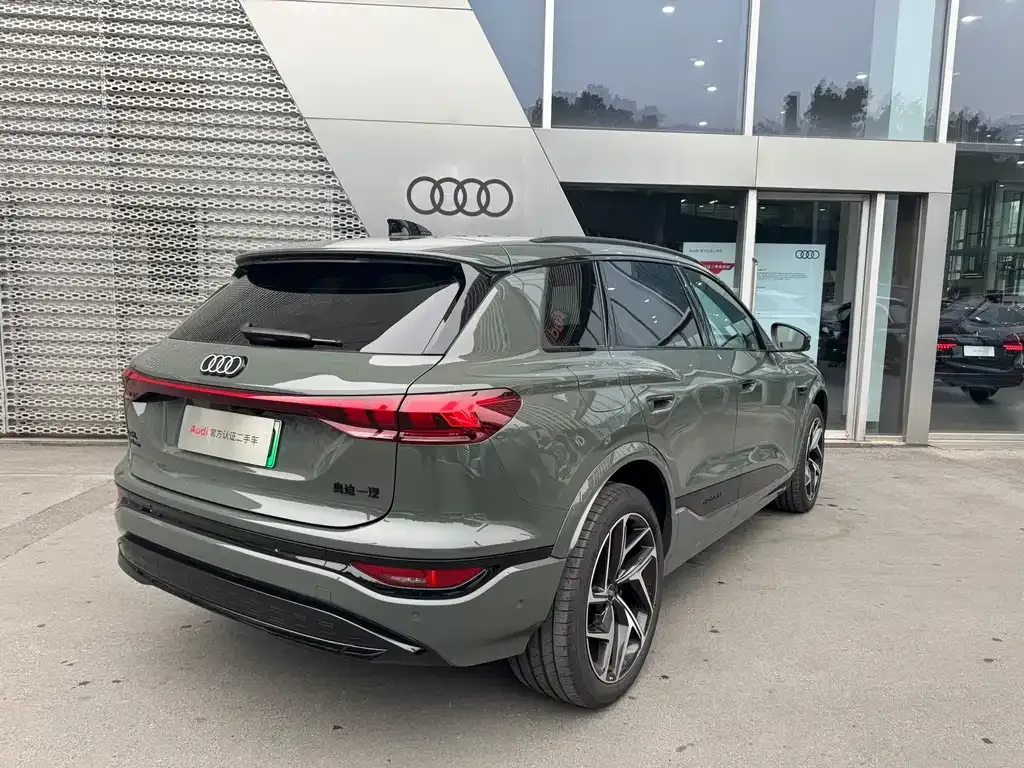 Audi Q6L e-tron — фото 9