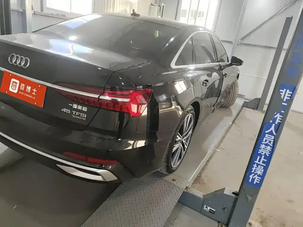 Audi A6L 2024 из CN, фото 8