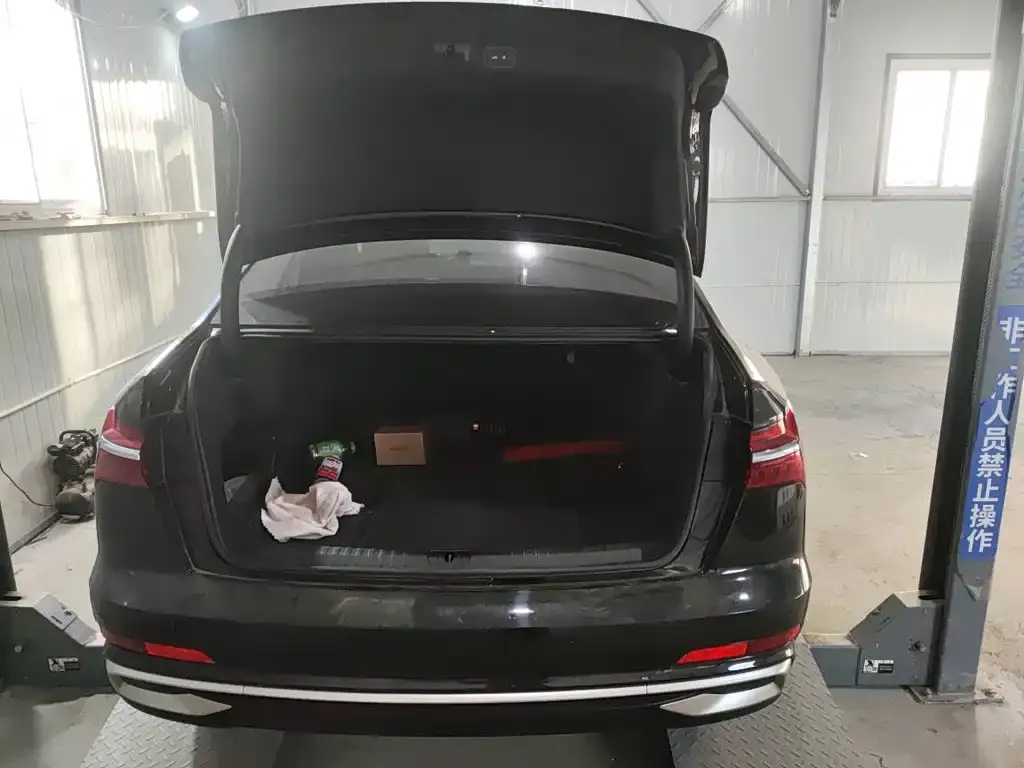 Audi A6L 2024 из CN, фото 2