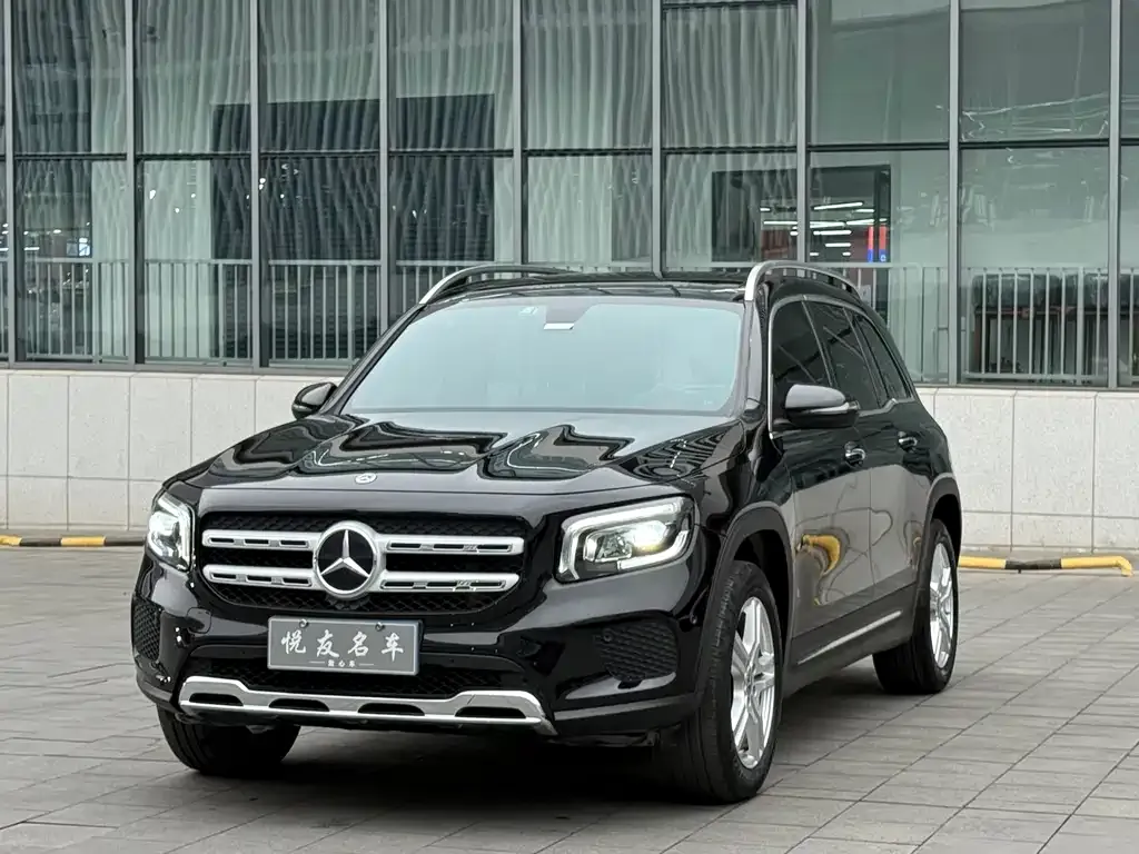 Mercedes-Benz GLB — фото 1