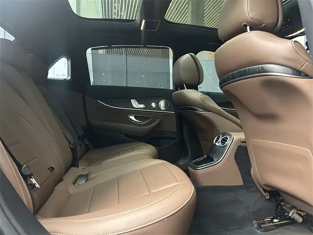 Mercedes-Benz E-Class 2023 из CN, фото 7