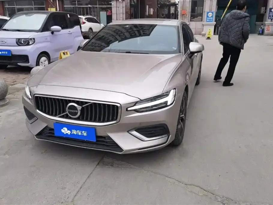 Volvo S60 2022 из CN, фото 1