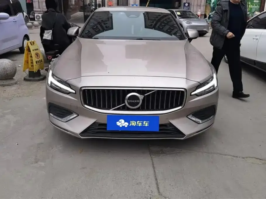 Volvo S60 2022 из CN, фото 5