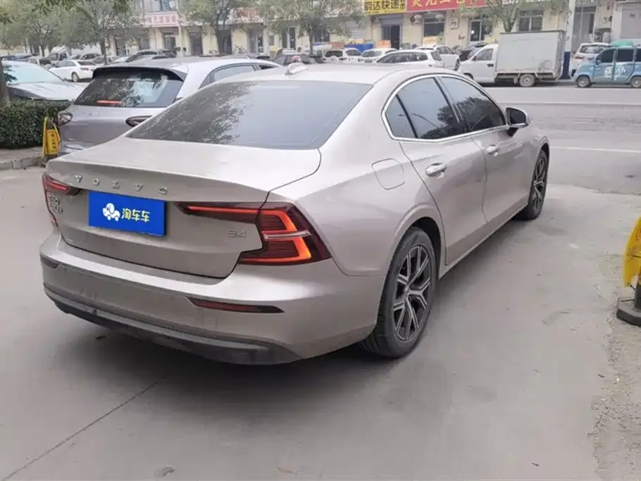Volvo S60 2022 из CN, фото 3