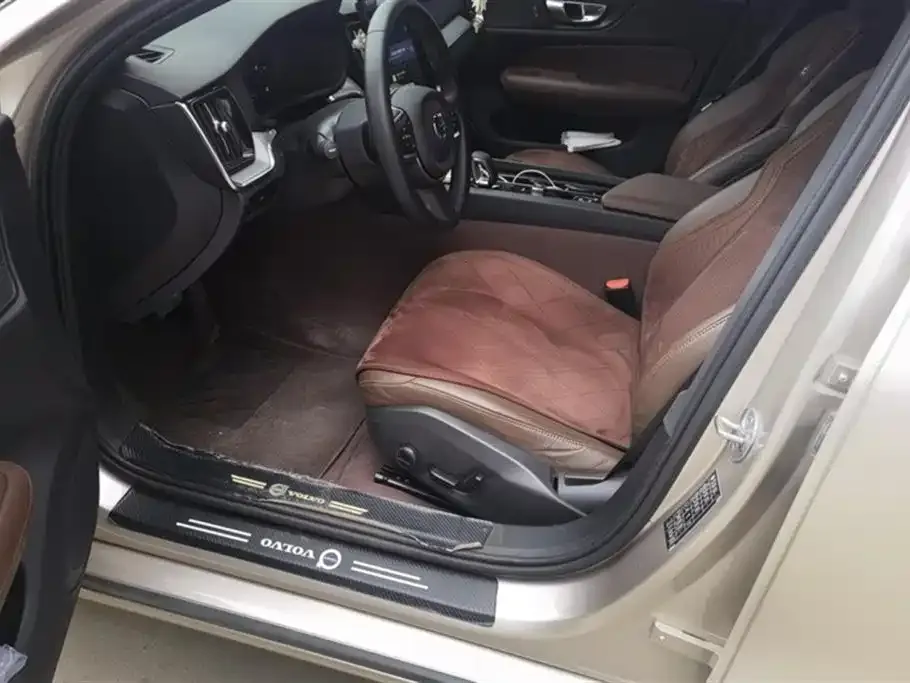 Volvo S60 2022 из CN, фото 9