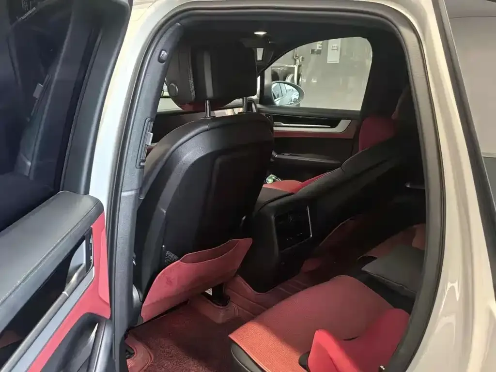 Porsche Cayenne 2023 из CN, фото 4