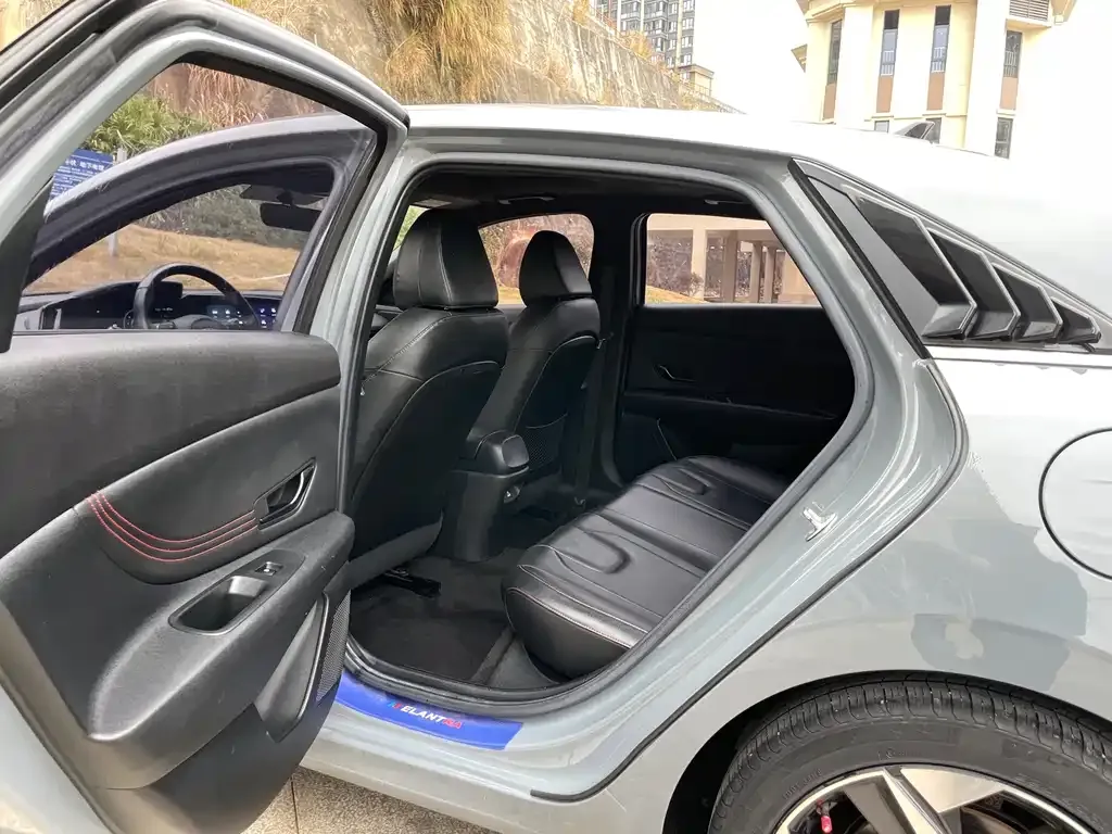 Hyundai Elantra 2021 из CN, фото 2
