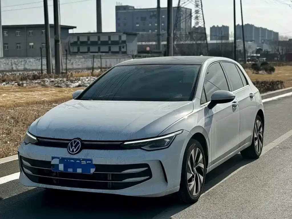 Volkswagen Golf 2025 из CN, фото 1