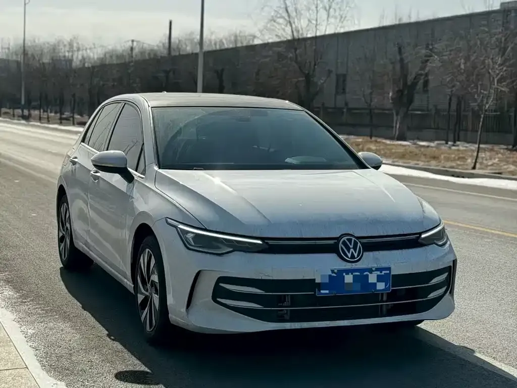 Volkswagen Golf 2025 из CN, фото 2