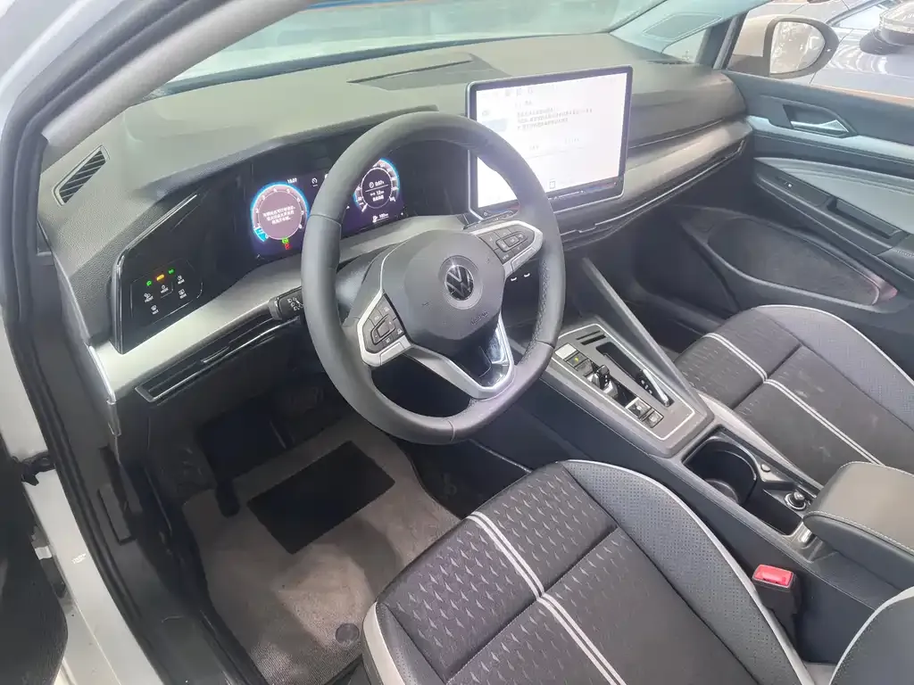 Volkswagen Golf 2025 из CN, фото 5