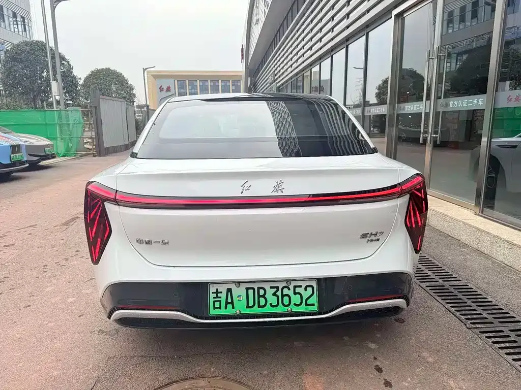 Hongqi EH7 — фото 8