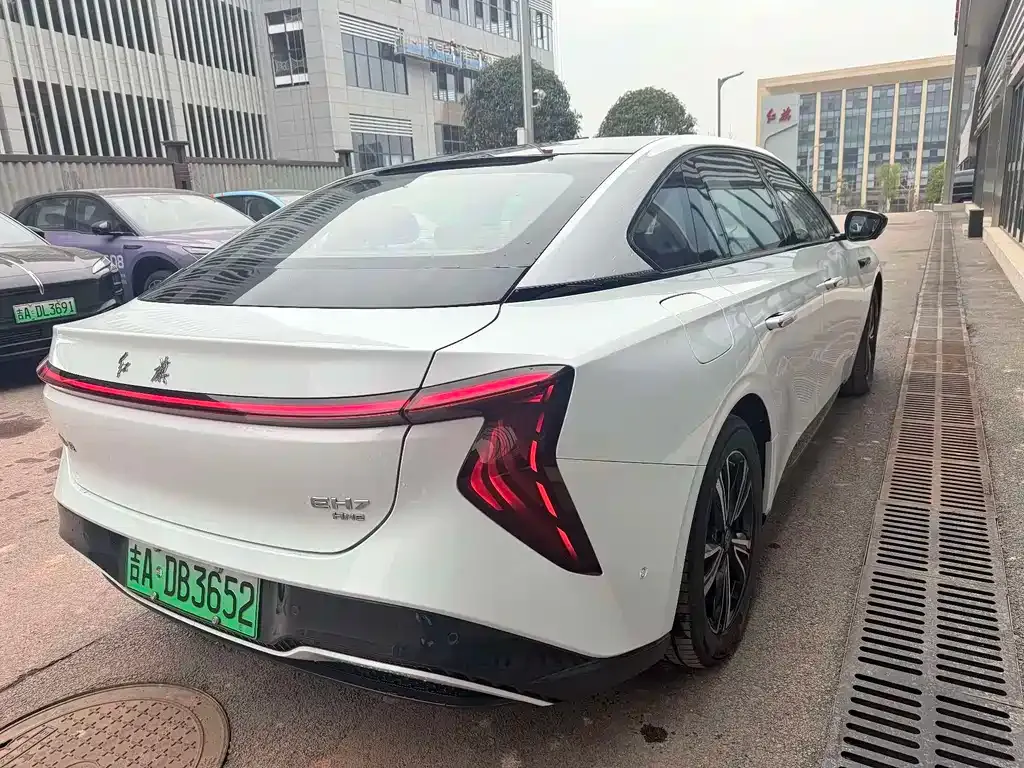Hongqi EH7 — фото 9