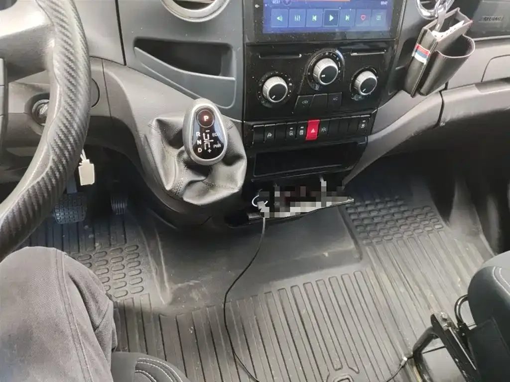 IVECO Ousheng 2023 из CN, фото 5