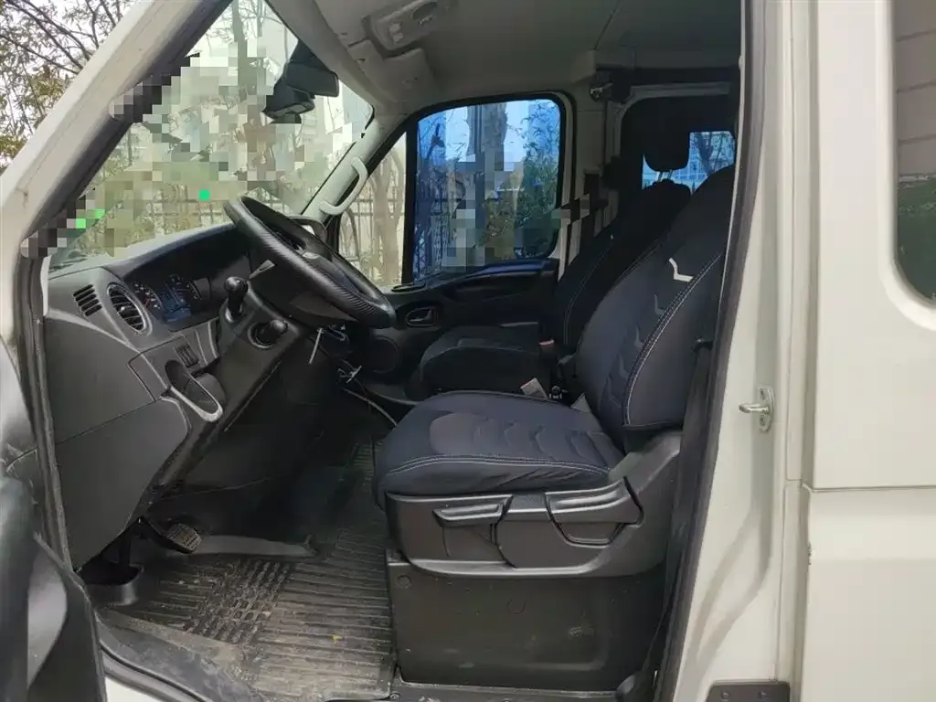 IVECO Ousheng 2023 из CN, фото 10