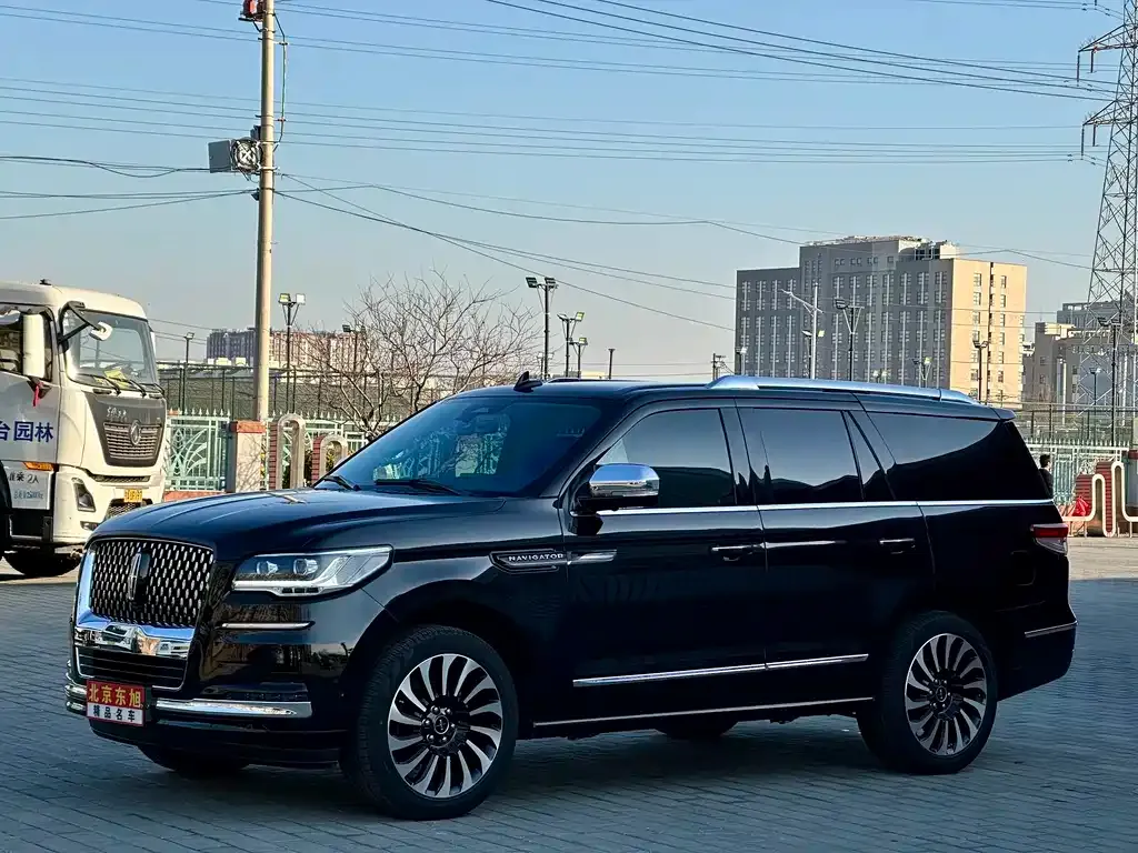 Lincoln Navigator — фото 1