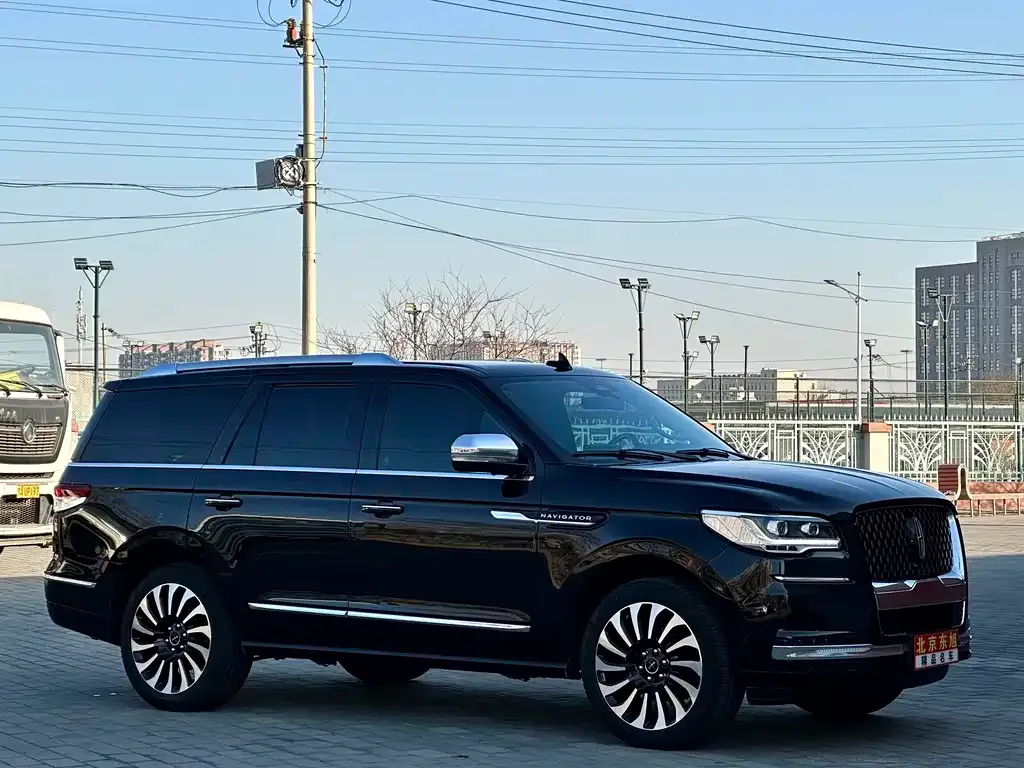 Lincoln Navigator — фото 9