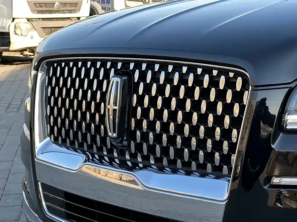 Lincoln Navigator — фото 10