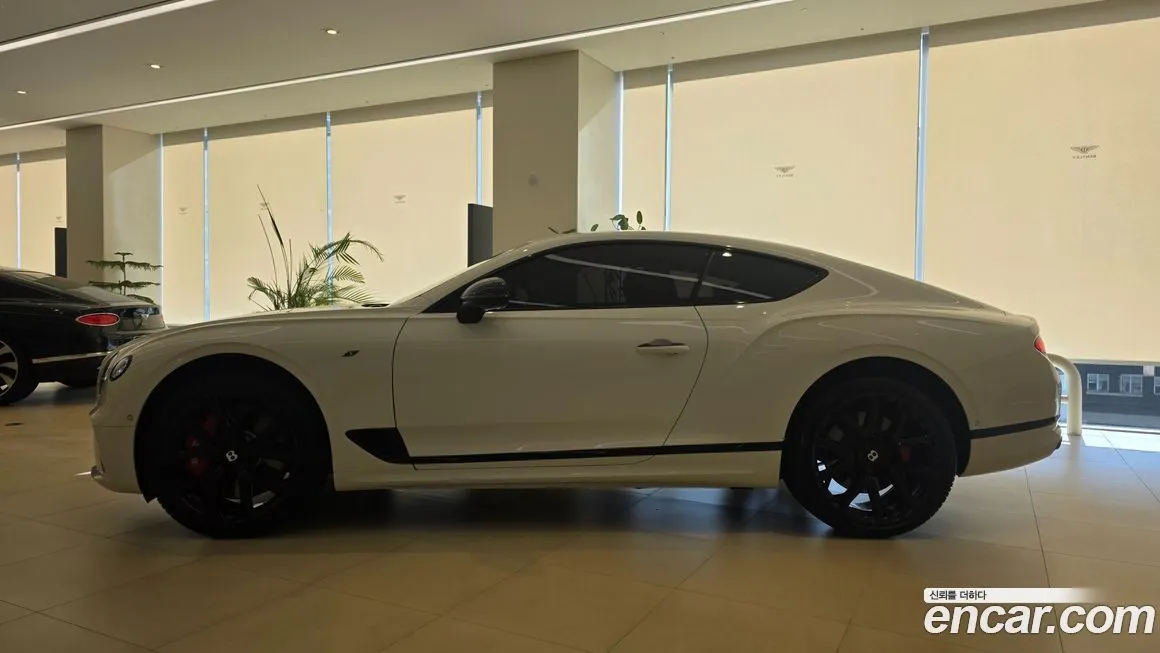 Bentley Continental 2023 из KR, фото 8