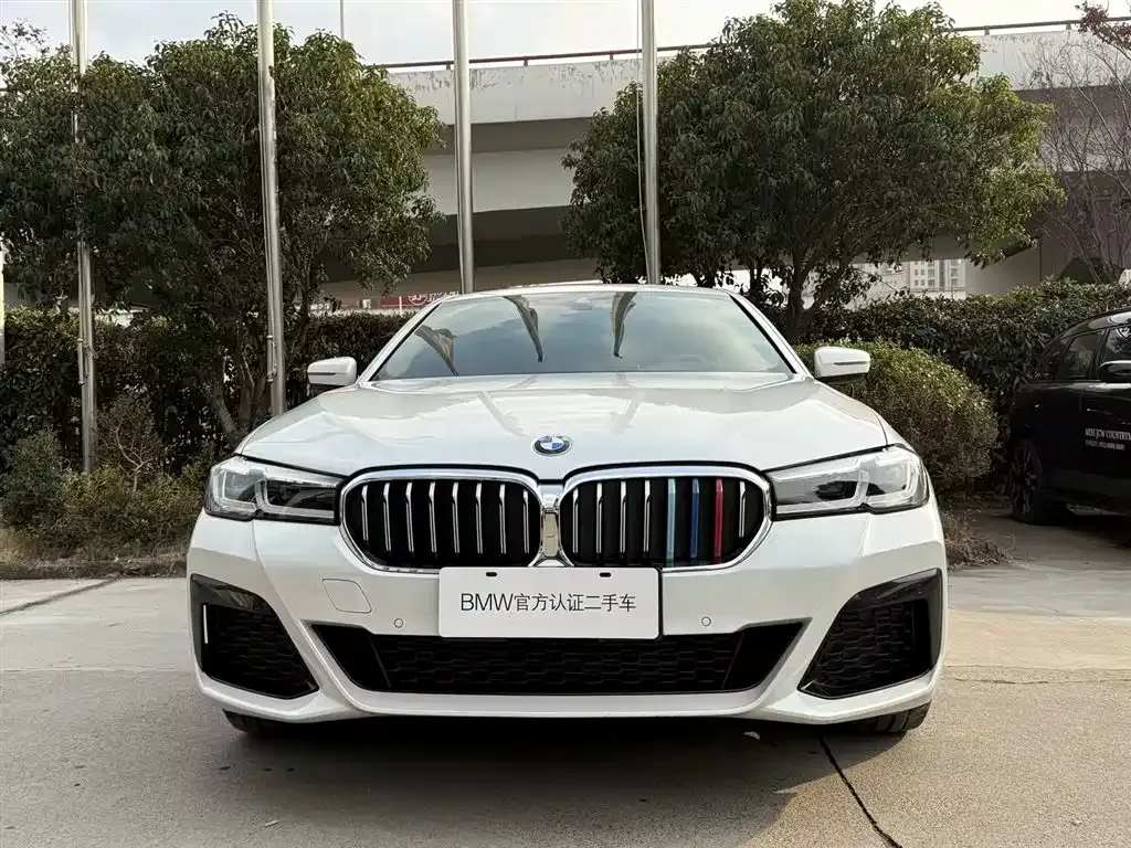 BMW 5 Series — фото 9