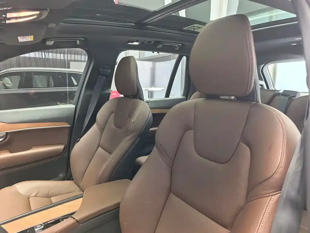 Volvo XC90 — фото 4