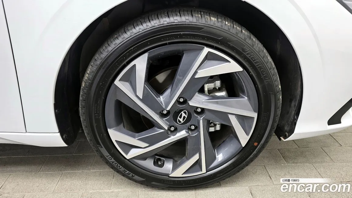 Hyundai AVANTE — фото 9