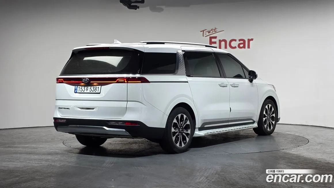 Kia Carnival — фото 2