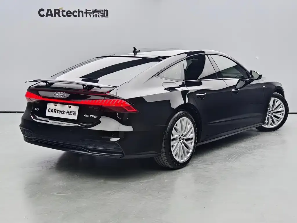 Audi A7 2022 из CN, фото 6