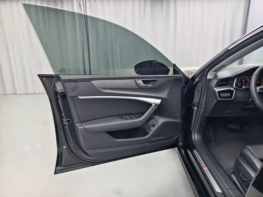 Audi A7 2022 из CN, фото 9