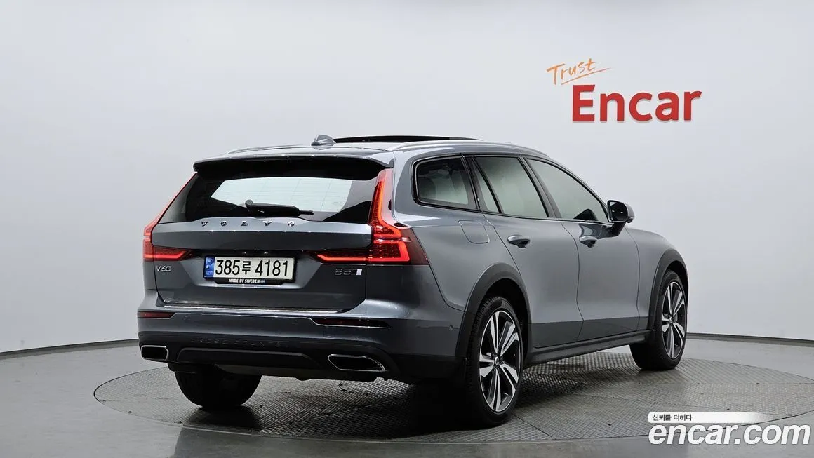 Volvo V60 — фото 9