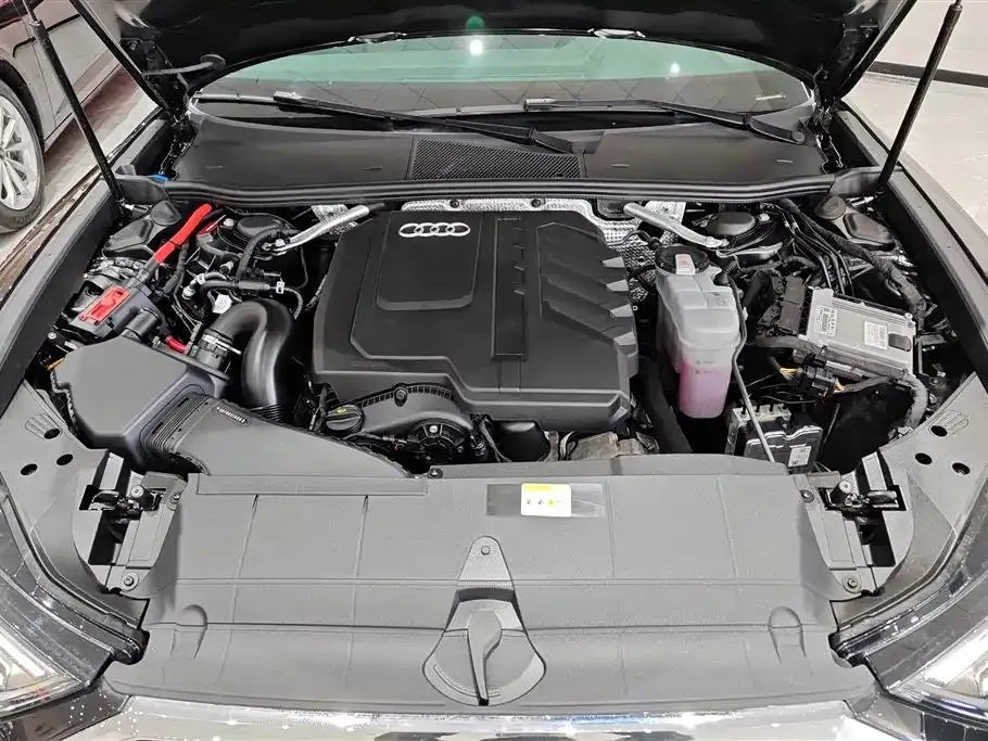 Audi A6L 2024 из CN, фото 10