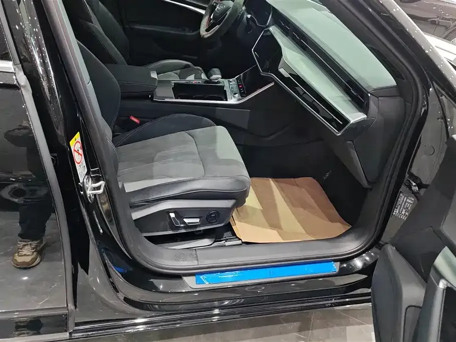 Audi A6L 2024 из CN, фото 6