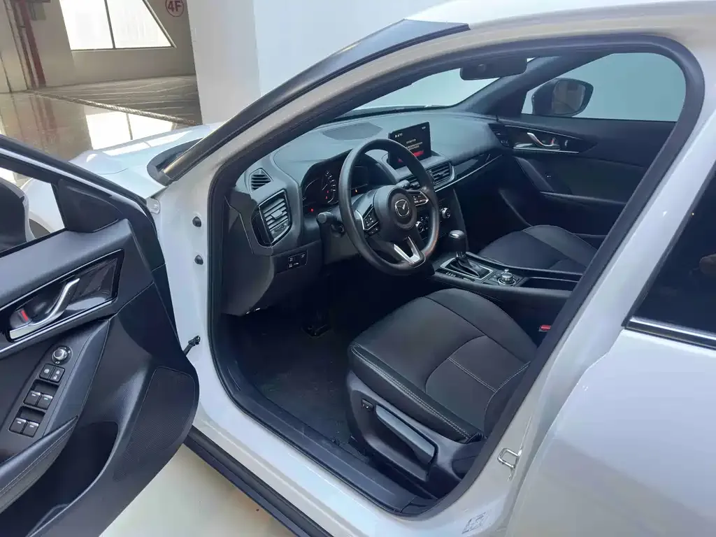 Mazda CX-4 2023 из CN, фото 10
