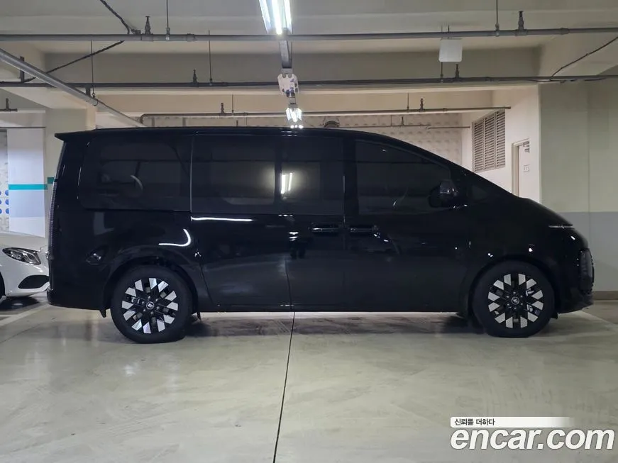Hyundai Staria — фото 3